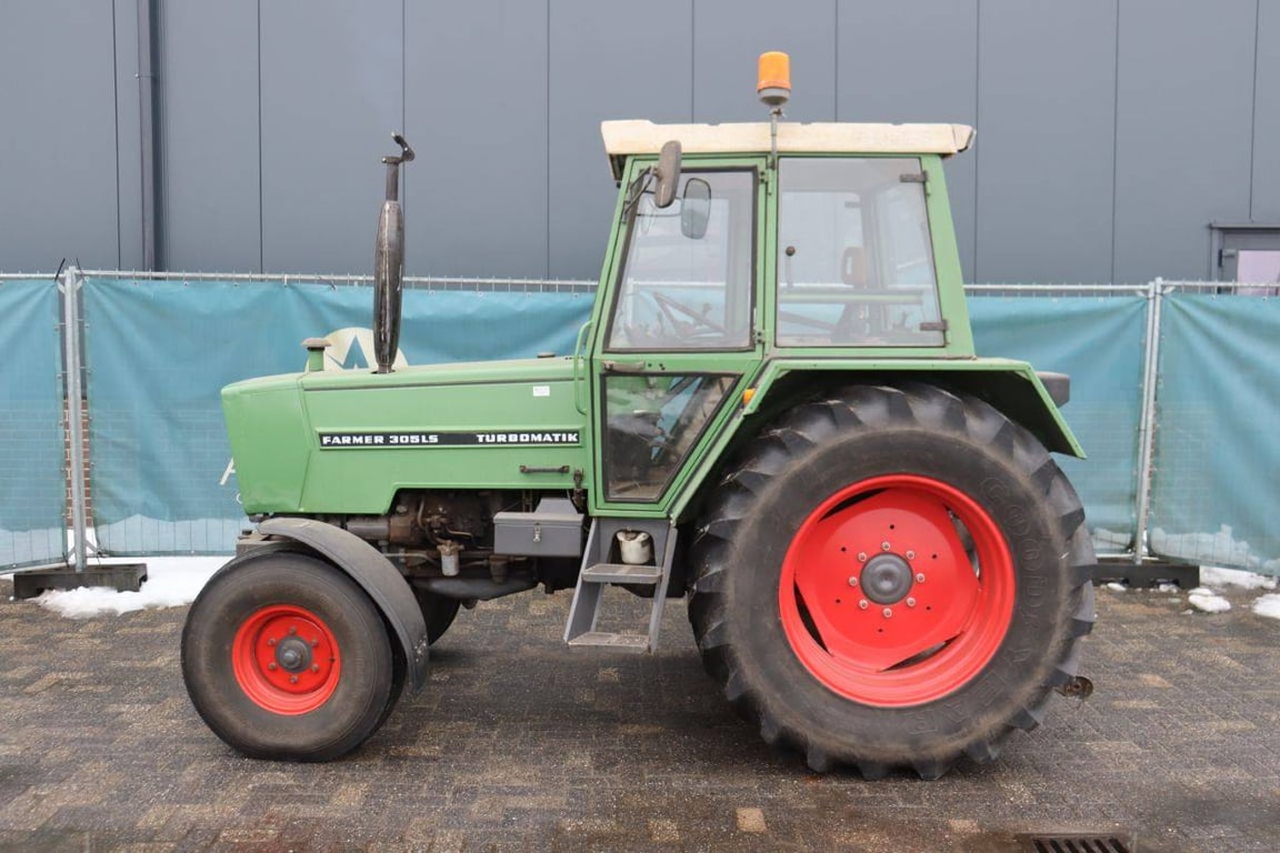 Tractor Fendt Farmer 305LS Turbomatik Diesel (Margin) 1987 Fendt Farmer 305LS Turbomatik 1987 1 image 2