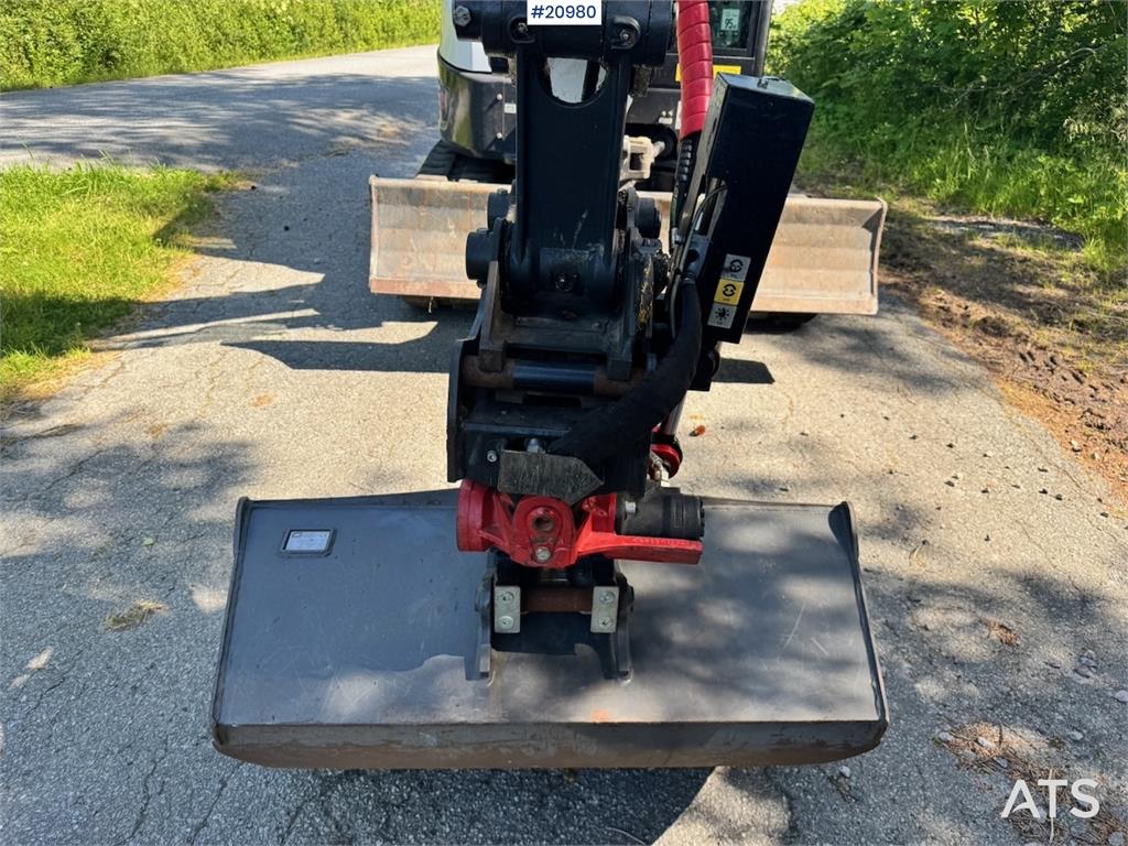 Bobcat E55Z Mini Excavator w/ Rototilt and 2 buckets. 260 2022 20980 E55Z Mini Excavator w/ Rototilt and 2 buckets. 260 20...