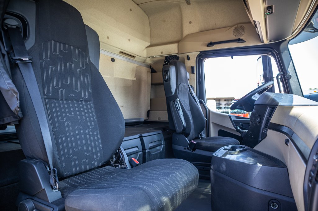 MERCEDES AROCS 1845 HAD - 4X4 + HYDR. 2017 E60095 AROCS 1845 HAD - 4X4 + HYDR. 2017 1 image 10