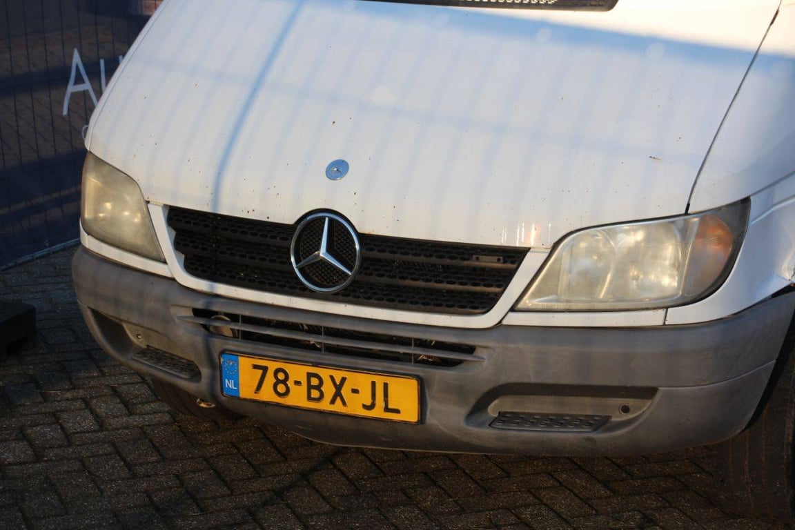 Mercedes-Benz 904.6 Diesel 129 hp 2006 semi-trailer tractor 2006 904.6 2006 1 image 9