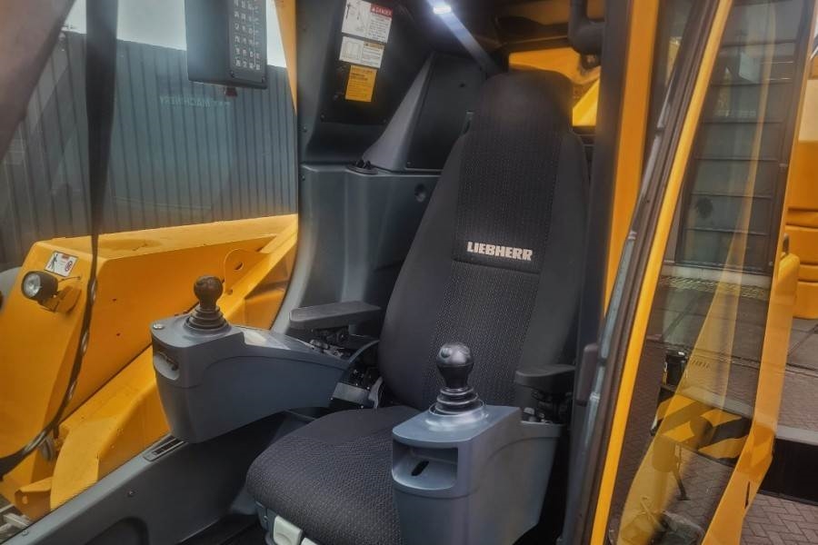 Liebherr LTM1070-4.2 Dutch Vehicle Registration, Valid Insp 2016 LIEBHERR - LTM1070-4.2 - 61271 LTM1070-4.2 Dutch Vehicle ...
