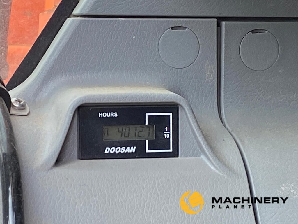 Heavy machinery product image - Image 2 of 11