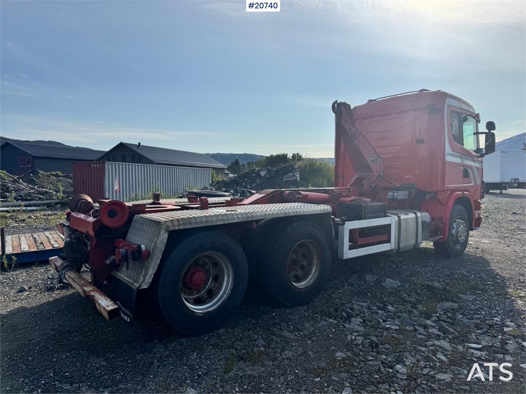 Scania R124 Hook truck. Partial Rep. object. 1997 20740 R124 Hook truck. Partial Rep. object. 1997 1 image 3
