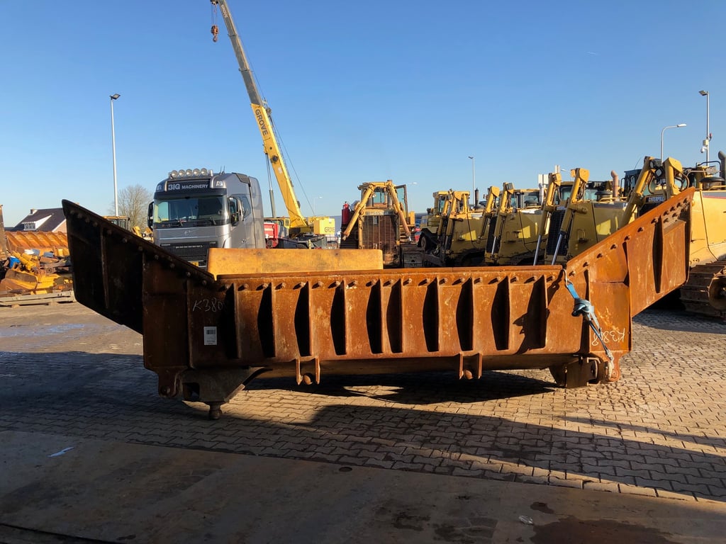 Caterpillar D9U Blade 2020 00030125 D9U Blade 2020 1 image 11
