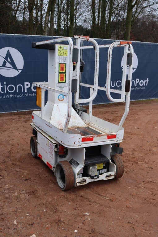 JLG 1230ES Electric Mast Lift 5.66m 2014 2014 1230ES 2014 1 image 6