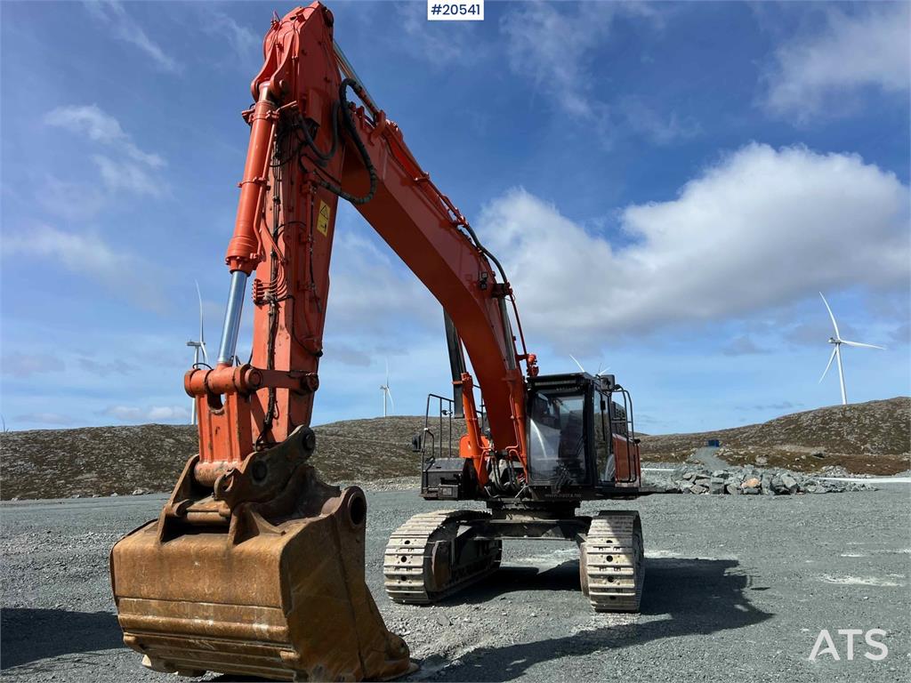 Hitachi zx530LCH-6 excavator w/ bucket. WATCH VIDEO 2018 20541 zx530LCH-6 excavator w/ bucket. WATCH VIDEO 2018 1 Crawler ...