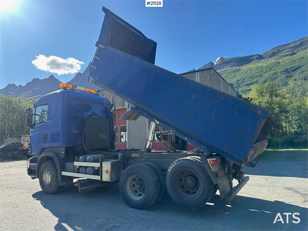 Scania R500 6x2 snow rigged tipper truck w/ plate and und 2006 21128 R500 6x2 snow rigged tipper truck w/ plate and und 20...