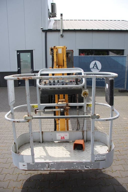 Nifty HR 15 NDE Electric/Diesel Telescopic Boom Lift 2005 2005 Nifty HR 15 NDE 2005 1 image 4