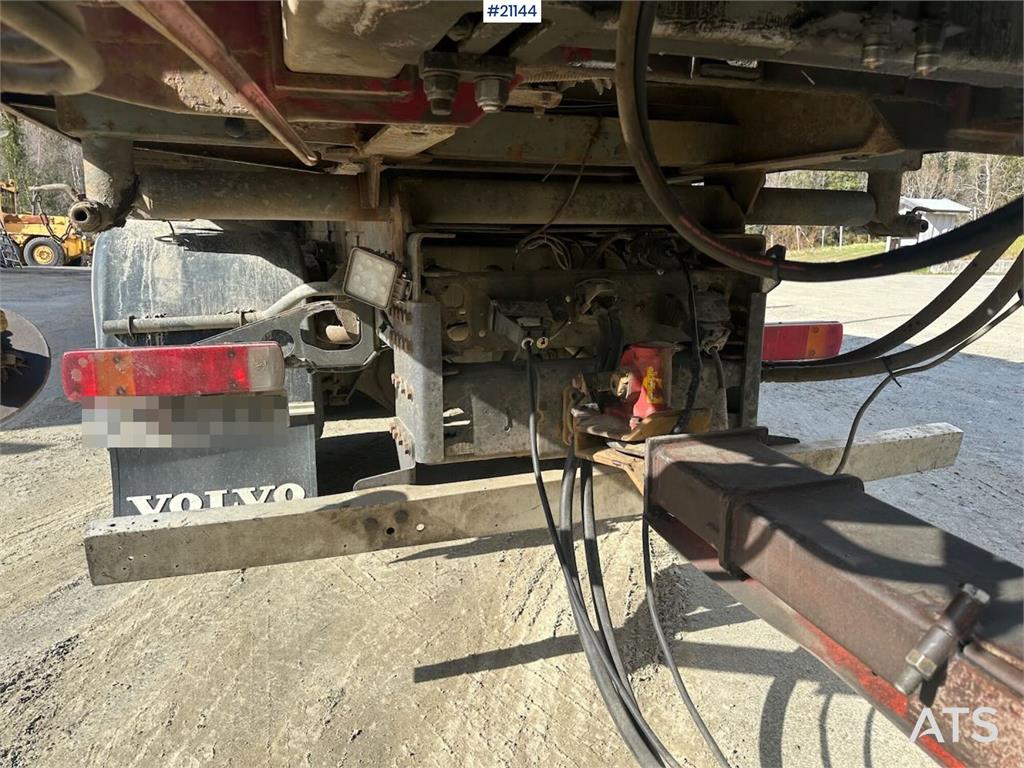 Volvo FH 16 6x4 timber truck w/ 1983 Briab grain trailer 1999 21144 FH 16 6x4 timber truck w/ 1983 Briab grain trailer 199...