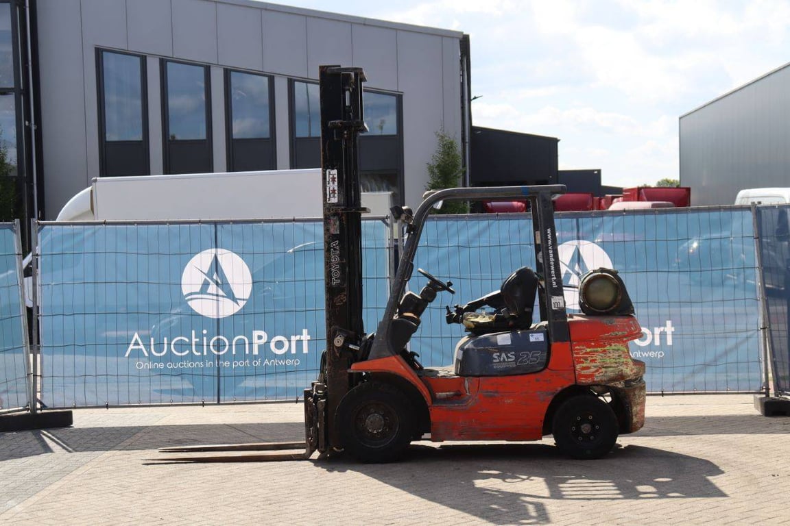 Forklift Toyota 42-7FGF25 LPG 2500kg 5.0m 2011 2011 42-7FGF25 2011 1 Forklift image 2