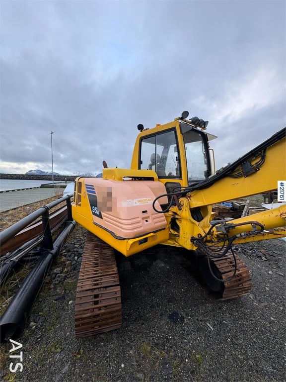 Komatsu PC95R w/ bucket 2003 21761 PC95R w/ bucket 2003 1 Crawler Excavators image 4