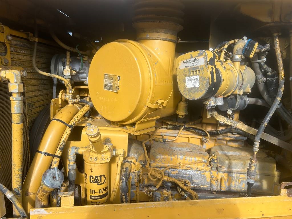 CAT D7R II 2005 207523 D7R II 2005 1 Dozers image 15