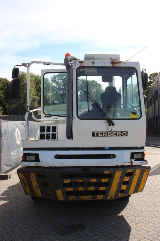 Terminal Tractor Terberg YT222 Diesel 222hp 2008 2008 Terberg YT222 2008 1 image 7
