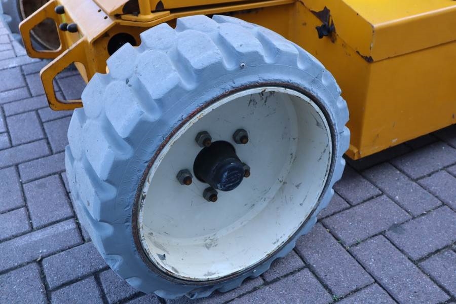 Snorkel A38E Electric, 13.5m Working Height, 6.1m Reach, 2 2011 SNORKEL - A38E - 63598 A38E Electric, 13.5m Working Height...