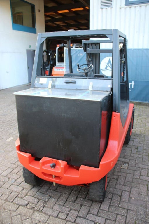 Heftruck Linde E35P Elektrisch 3500kg 3.8m 1993 1993 E35P 1993 1 Forklift image 5
