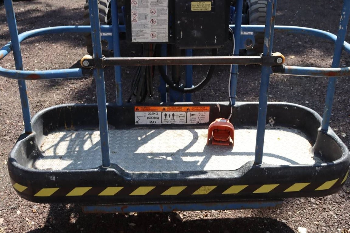 Articulating boom lift Niftylift HR21D 4x4 Diesel 20.8m 2010 2010 Niftylift HR21D 4x4 2010 1 image 13