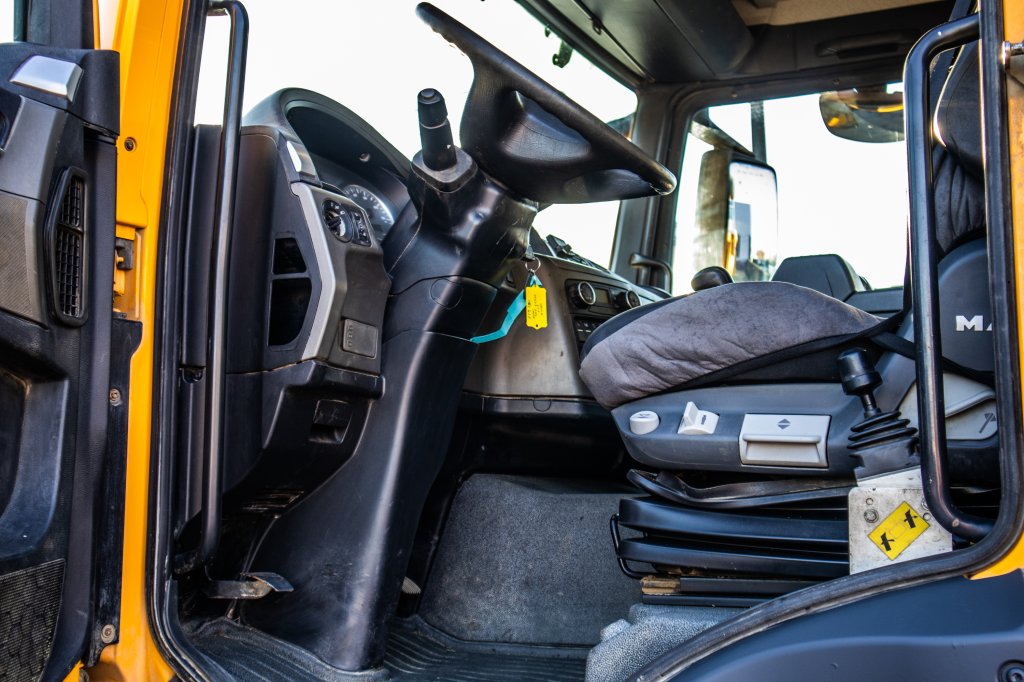 MAN TGS 41.400 BB+E5 - 8X4 2013 E59490 TGS 41.400 BB+E5 - 8X4 2013 1 image 12