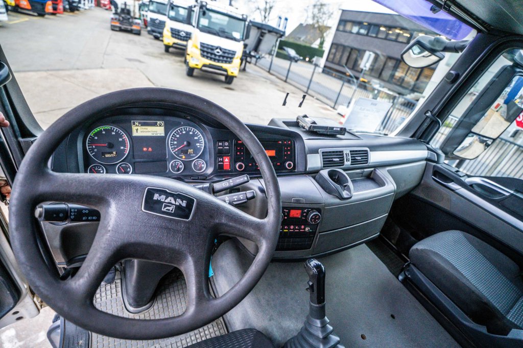 MAN TGS 33.440 BLS - MANUAL - BIG AXLES 2008 E64933 TGS 33.440 BLS - MANUAL - BIG AXLES 2008 1 image 8