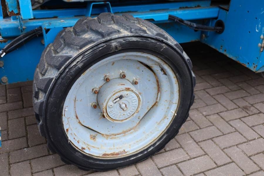 Genie GS4390 Diesel, 4x4 Drive, 15m Working Height, 680k 2012 GENIE - GS4390 - 63307 GS4390 Diesel, 4x4 Drive, 15m Working...