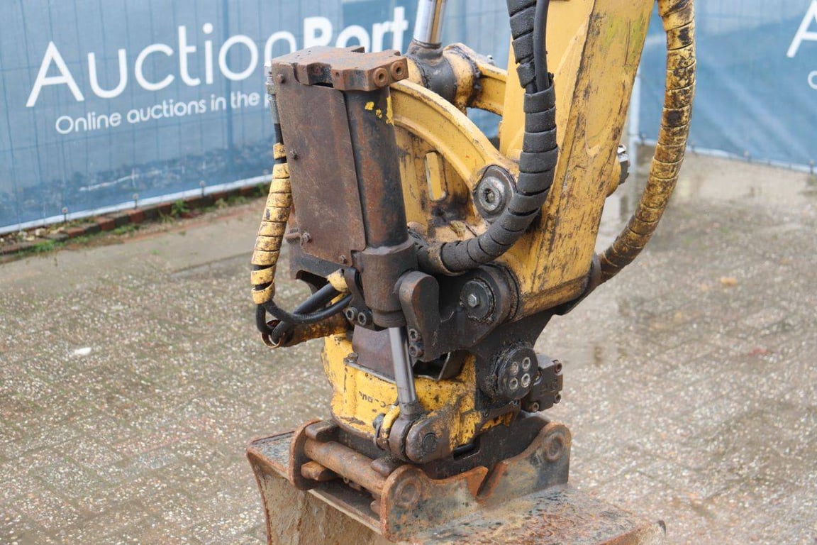 Mini excavator Caterpillar 302.4D Diesel 13kW 2016 2016 302.4D 2016 1 image 13