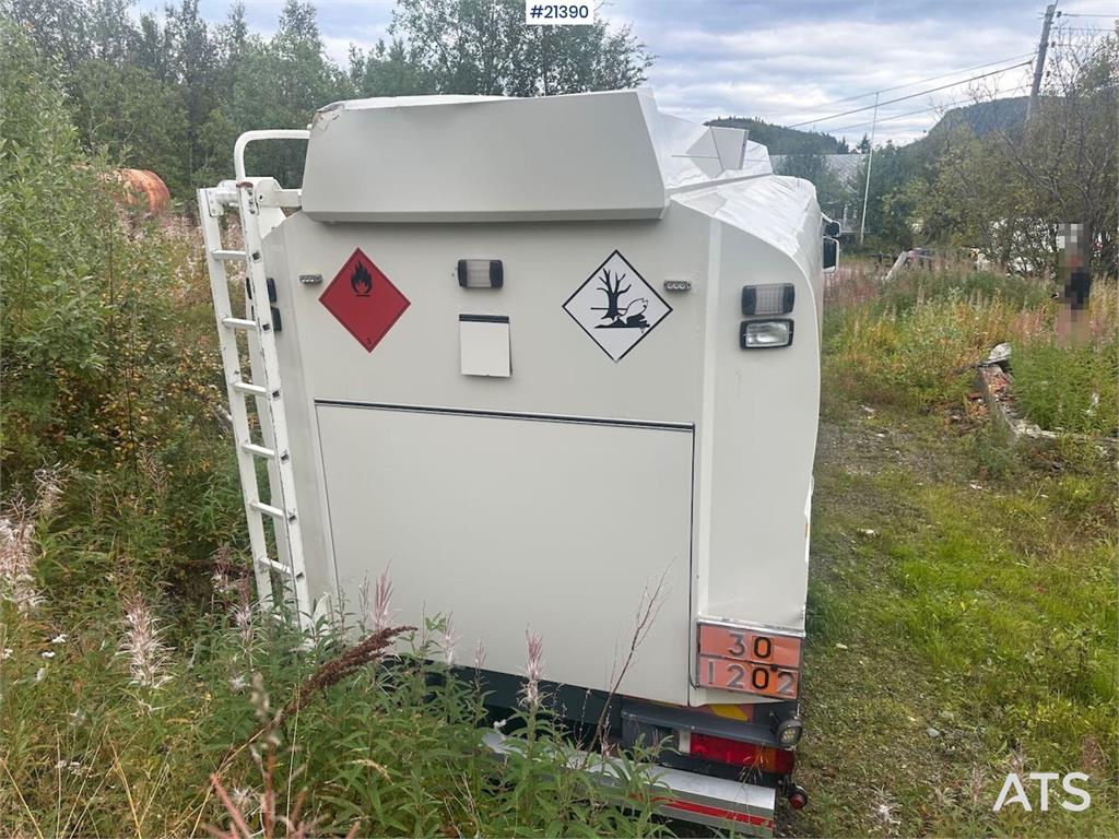 Scania R380 6x2 tanker truck with eurotank body. 2009 21390 R380 6x2 tanker truck with eurotank body. 2009 1 image 6