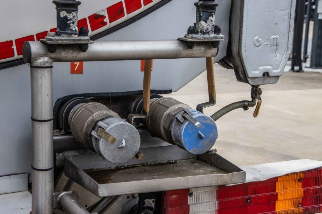 MERCEDES ACTROS 2544-MP3+MAGYAR INOX18.200L+17.700L/2X6COMP 2012 E58549 ACTROS 2544-MP3+MAGYAR INOX18.200L+17.700L/2X6COMP...