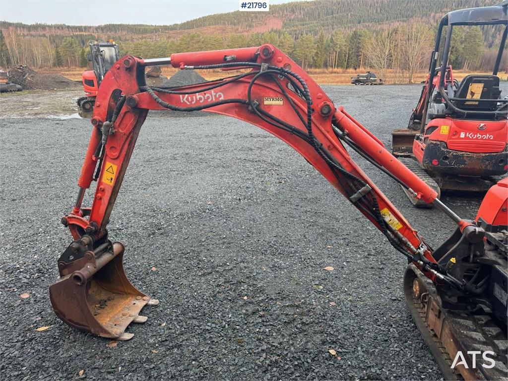 Kubota U17-3a Mini Excavator with Grading Bucket – Custom 2009 21796 U17-3a Mini Excavator with Grading Bucket – Custom 20...