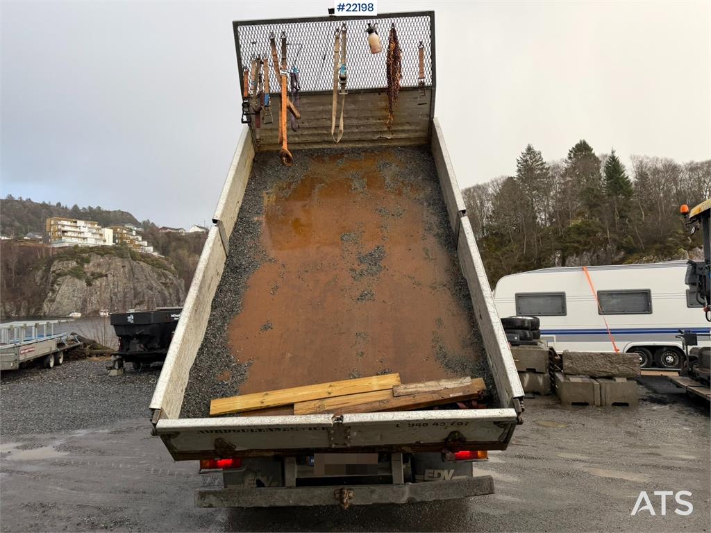 Iveco 90E18 4x2 tipping truck with 3-way tipping 2004 22198 90E18 4x2 tipping truck with 3-way tipping 2004 1 Tipper truck...