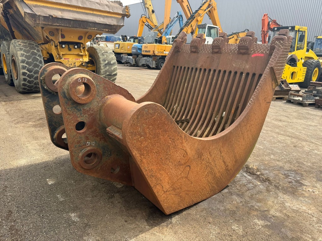 Caterpillar Skeletonbucket Caterpillar 374 70001925 Skeletonbucket Caterpillar 374 1 image 4