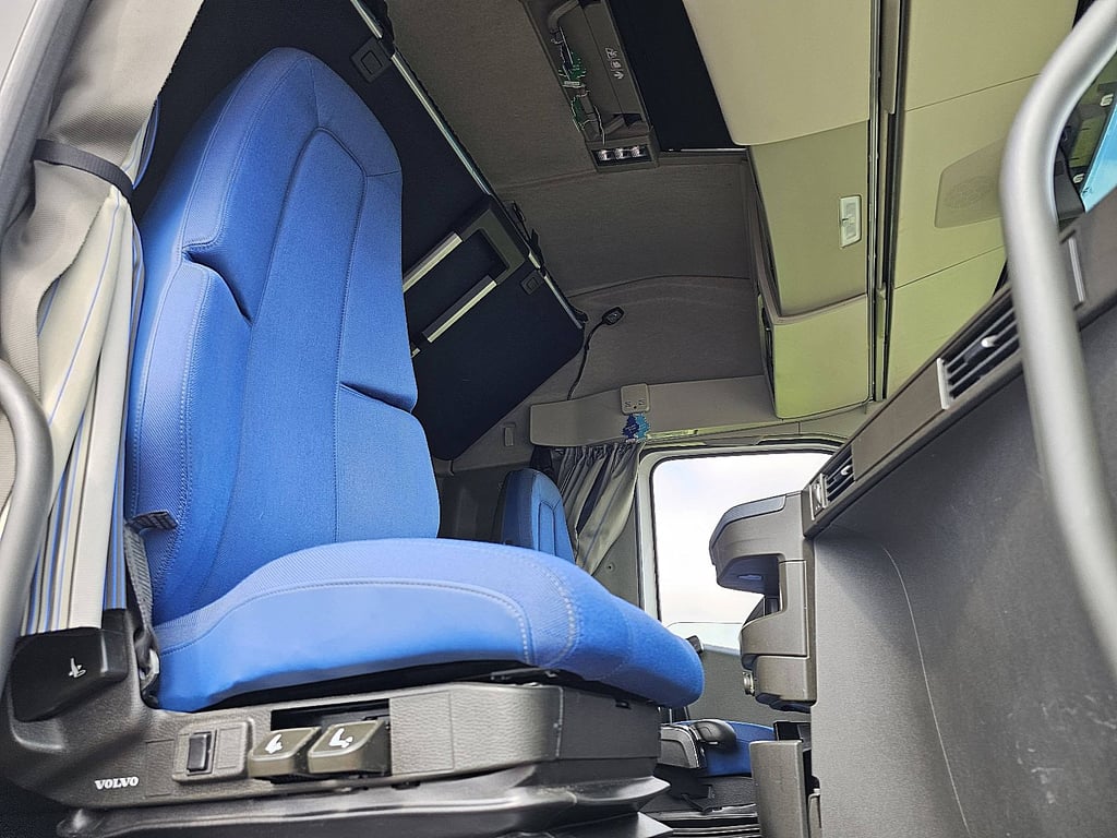 Heavy machinery product image - Image 7 of 16