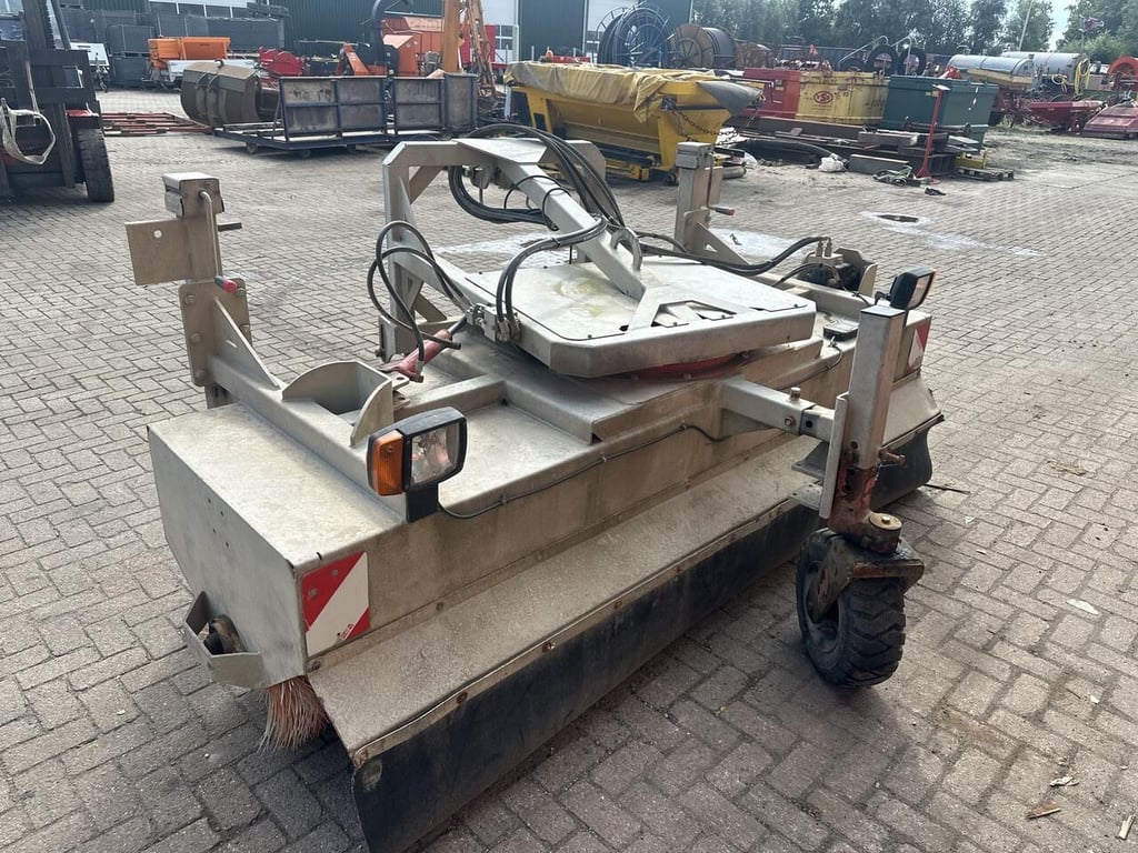 Front bezem - Gebruikt 12665 front bezem - Gebruikt 1 image 5