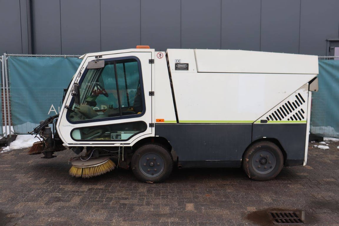 Tennant A60 Diesel Sweeper 2006 2008 A60 2008 1 image 2