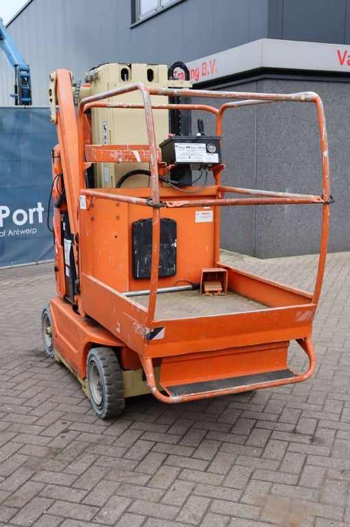 JLG TOUCAN 800 A 8m Electric Mast Lift 2010 2010 TOUCAN 800 A 2010 1 image 7