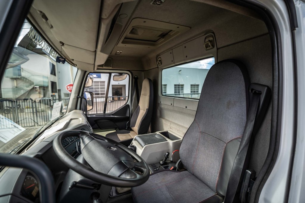 RENAULT PREMIUM 340 DXI // HAYON RETRACT 2013 E63383 Renault PREMIUM 340 DXI // HAYON RETRACT 2013 1 image 10