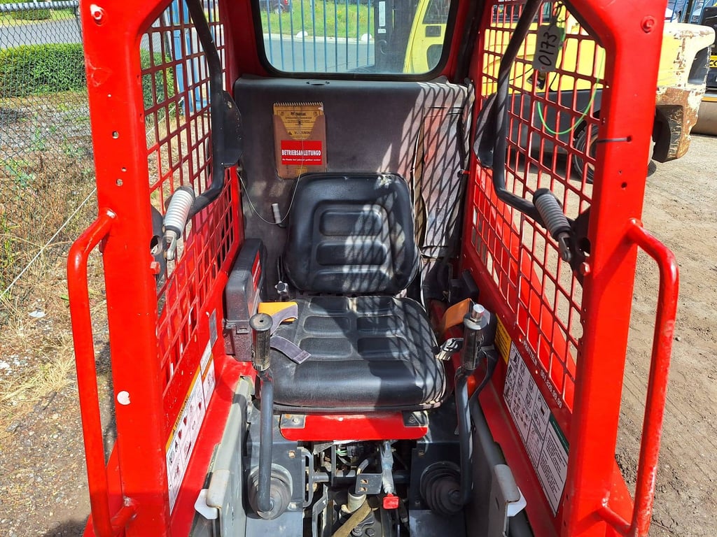 Skid steer loader Bobcat S70 Diesel 2013 2013 S70 2013 1 image 8