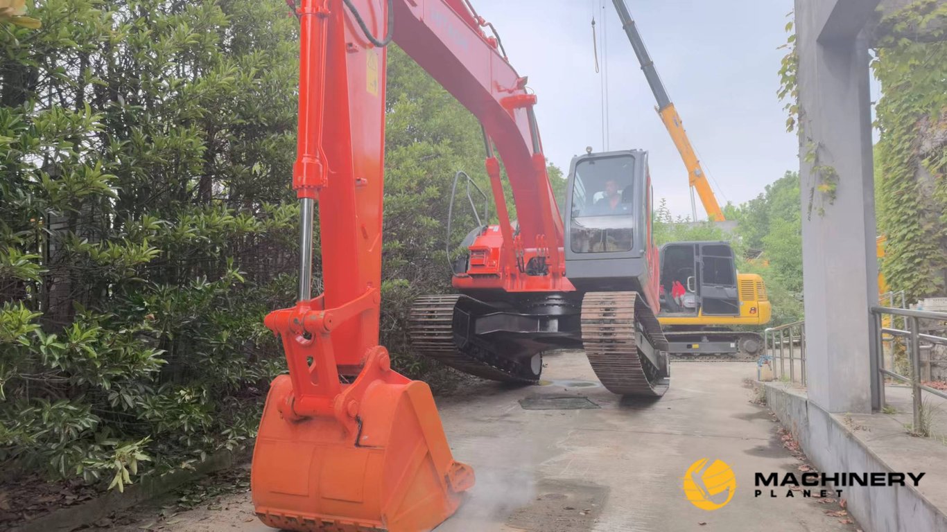 Hitachi ZX225US Crawler Excavator Original For Sale ZX225US 2019 1 Crawler Excavators image 4
