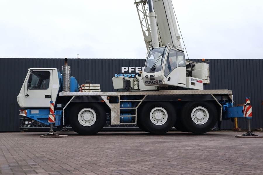 Grove GMK3055 Diesel, 6x6x6, 55t Capacity, 43m Main Boom 2008 GROVE - GMK3055 - 90401 GMK3055 Diesel, 6x6x6, 55t Capacity,...