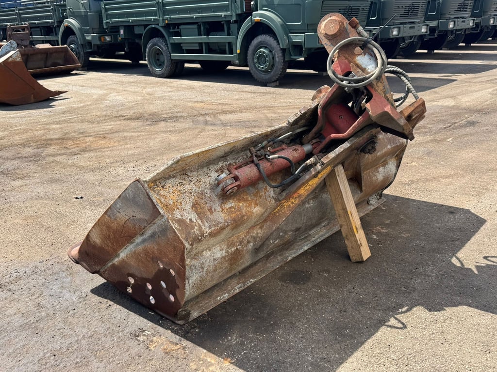 Lehnhoff Tilting Bucket ngt4-2400 Lehnhoff MS25 70001824 Lehnhoff Tilting Bucket ngt4-2400 Lehnhoff MS25 1 image 4