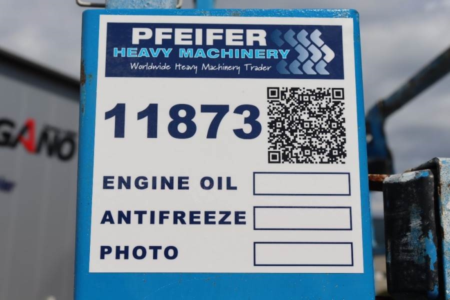 Genie GS2632 Electric, 10m Working Height, Non Marking T 2013 GENIE - GS2632 - 61976 GS2632 Electric, 10m Working Height, ...