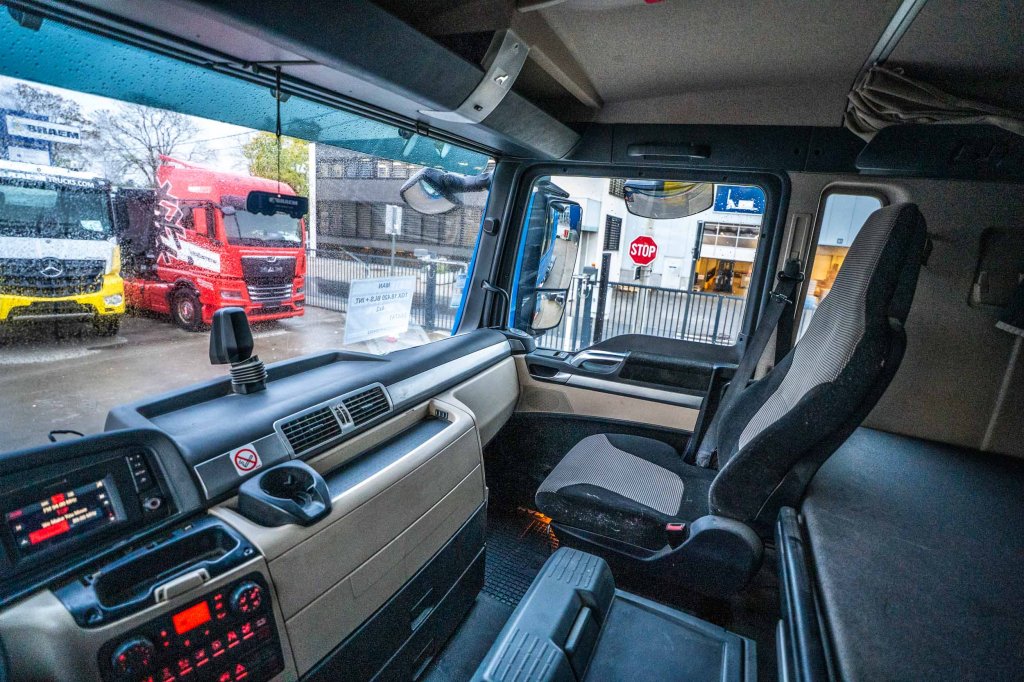 MAN TGX 18.420 XL BLS+INTARDER+HYDR. 2017 E64741 TGX 18.420 XL BLS+INTARDER+HYDR. 2017 1 image 10