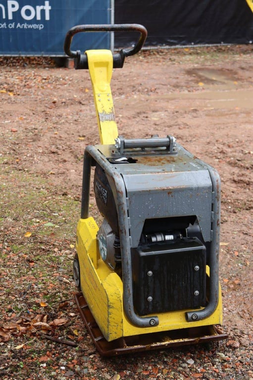 Vibrating plate Wacker Neuson DPU3050 Diesel 4.2kW 2016 2016 Neuson DPU3050 2016 1 image 6