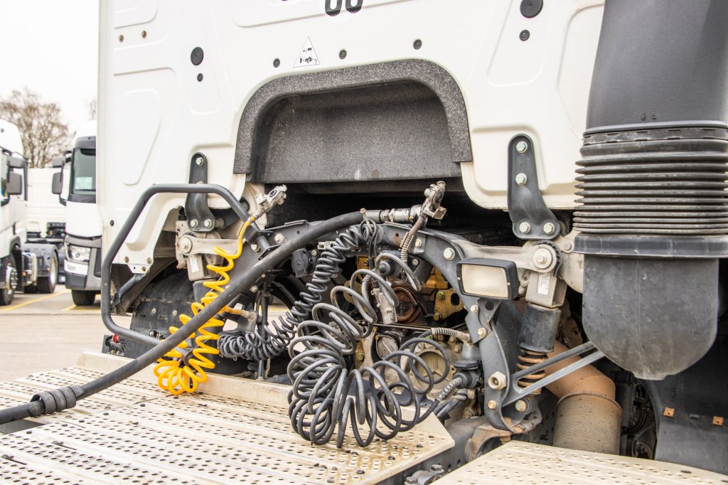 MERCEDES AROCS(no Actros) 1845LS+E6+HYDRAULIQUE 2014 E57502 AROCS(no Actros) 1845LS+E6+HYDRAULIQUE 2014 1 image 8