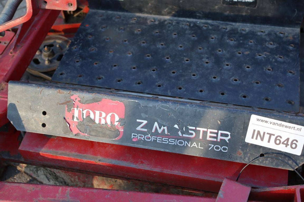 Toro Zeroturn 7000 Diesel Riding Mower 2014 2014 Zeroturn 7000 2014 1 image 14