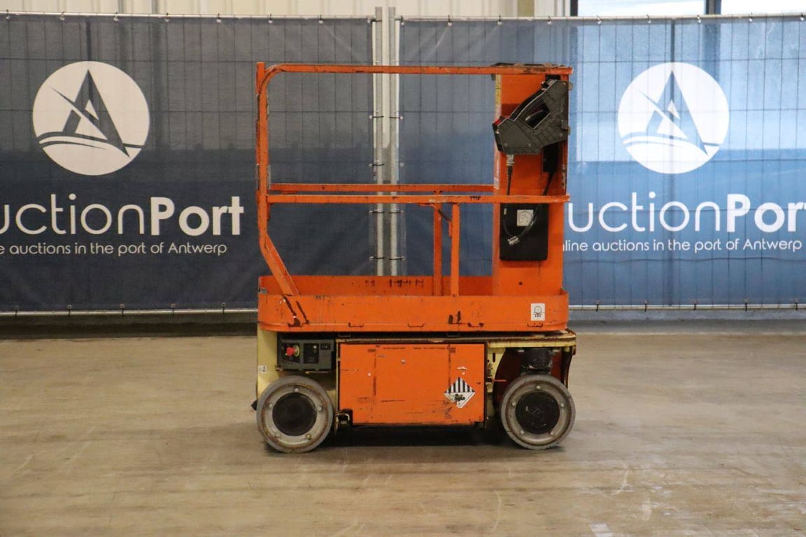 JLG 1230ES Electric Mast Lift 5.66m 2013 2013 1230ES 2013 1 image 2