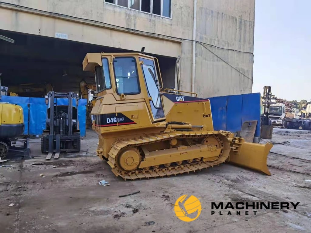D4G Caterpillar Used Bulldozer good price D4G 2017 1 Dozers image 4