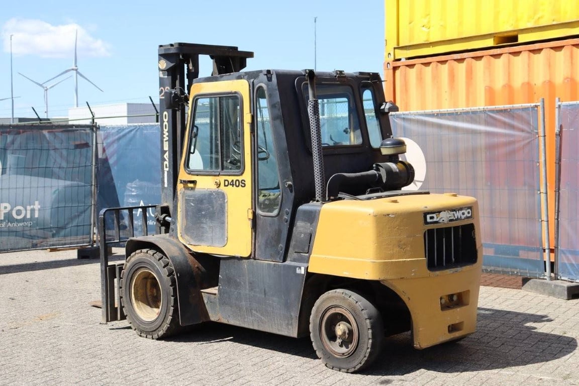 Forklift Daewoo D40S-2 Diesel 4000kg 2002 2002 D40S-2 2002 1 Forklift image 4