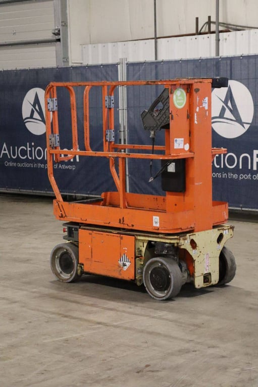 JLG 1230ES Electric Mast Lift 5.66m 2013 2013 1230ES 2013 1 image 4
