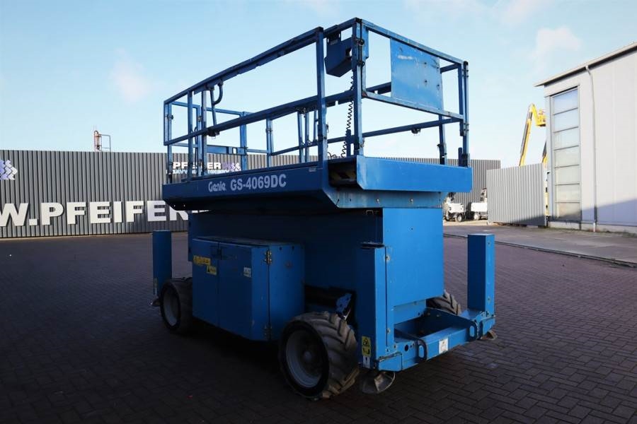 Genie GS4069 Electric, 14m Working Height, 363kg Capacit 2014 GENIE - GS4069 - 61978 GS4069 Electric, 14m Working Height, ...