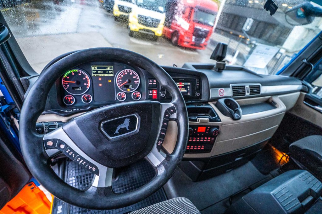 MAN TGX 18.420 XL BLS+INTARDER+HYDR. 2017 E64741 TGX 18.420 XL BLS+INTARDER+HYDR. 2017 1 image 12