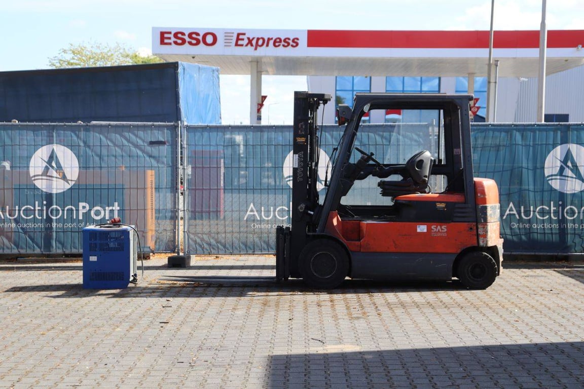 Forklift Toyota 7FBMF30 Electric 3000kg 4.7m 2008 2008 7FBMF30 2008 1 Forklift image 2